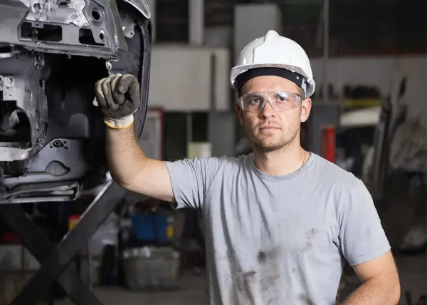 Мастер по кузовному ремонту