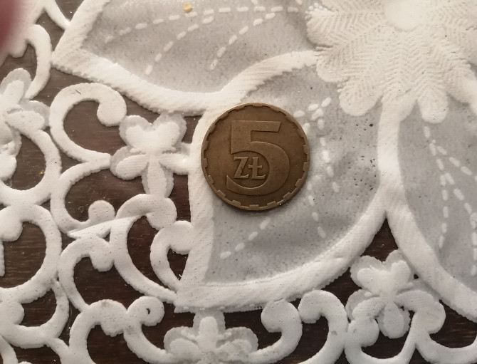 Продам польскую монету 5 злотых 1984 год и 1 пенни королевы Елизаветы 2007 год Усть-Каменогорск - изображение 1