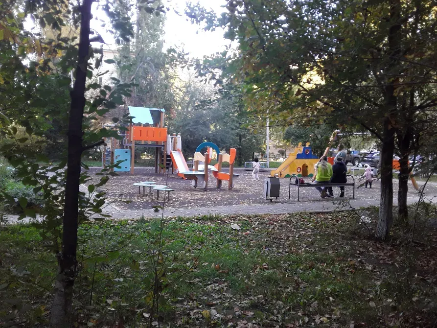 Продам 3-комнатную квартиру по Наб. Славского 22 Усть-Каменогорск - изображение 1