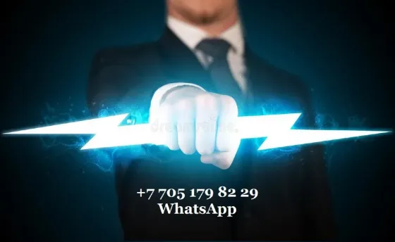 Электрические инструменты и защитная каска на белом фоне с текстом 