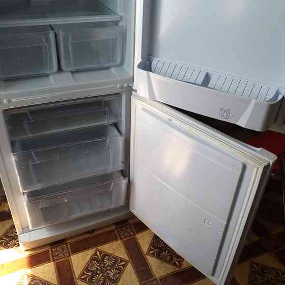 Продам холодильник 2х камерный индезит Нұр-Сұлтан