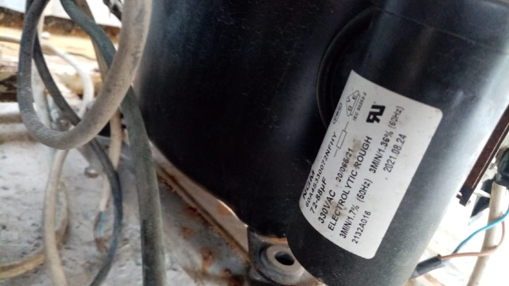 Анкерлік электр сымымен және жапсырмамен электр қозғалтқышы