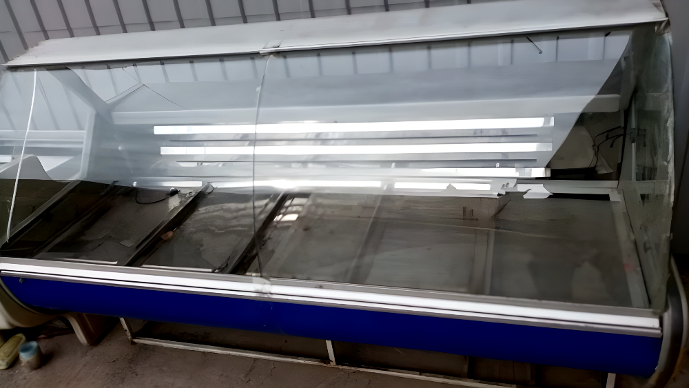 Мұз кәмпиттері немесе салқындатылған өнімдер үшін металл жақтамасы бар витрина