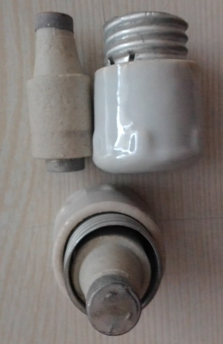 Электрлік лампаларға арналған резьбовые қосқыштар мен адаптерлер