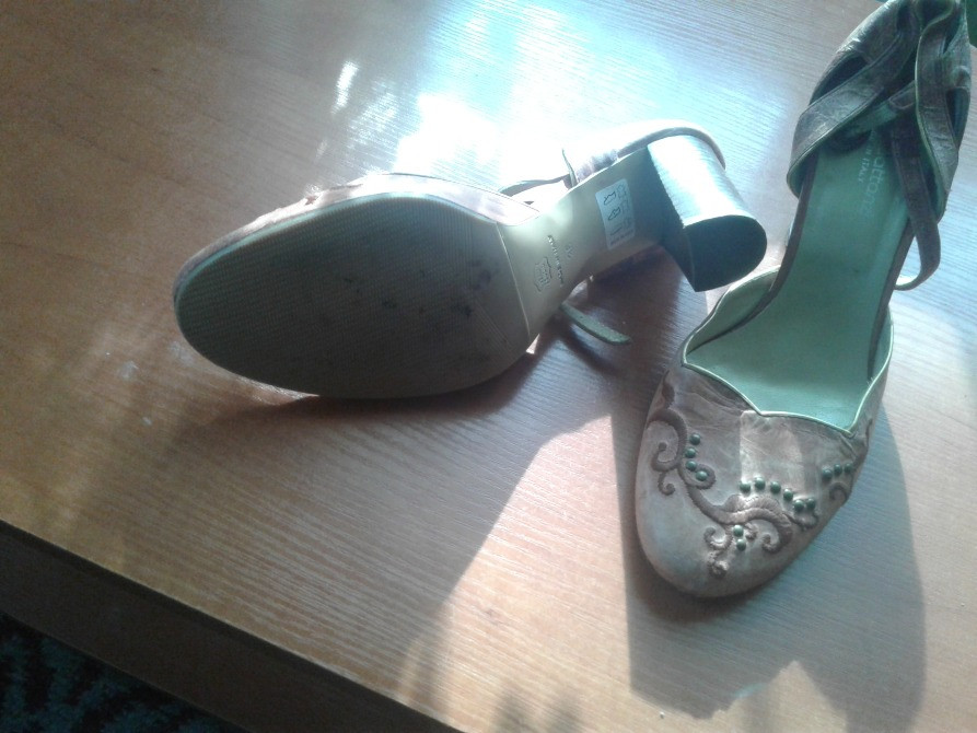 Аяқ киімнің каркас бөлігінің, өкшесінің және алдыңғы бөлігіндегі өрнектің көрінісі