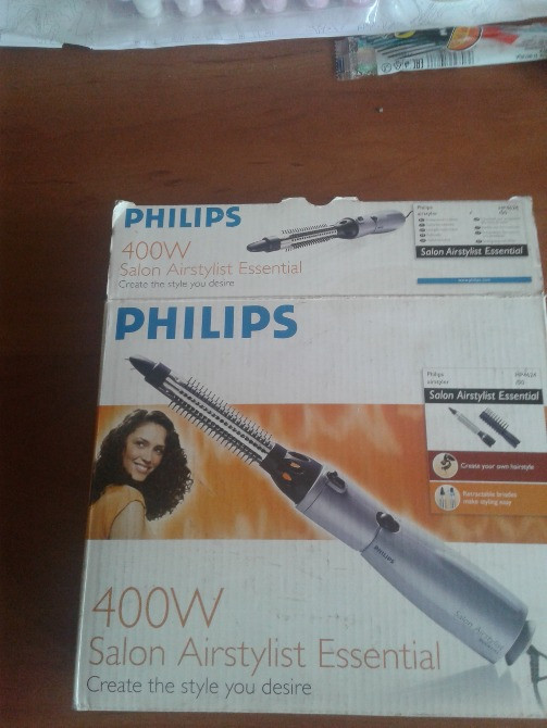 Philips Salon Airstylist Essential құрылғысы 400 Вт қуатымен жабдықталған қорап