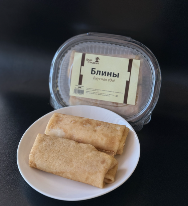 Ақ табақта оралған құймақтар