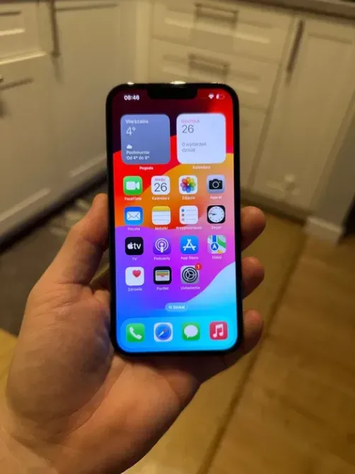 Apple iPhone смартфонының басты экран мен виджеттерді көрсетуі