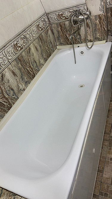 Душевая ванна с осветленным внутренним пространством