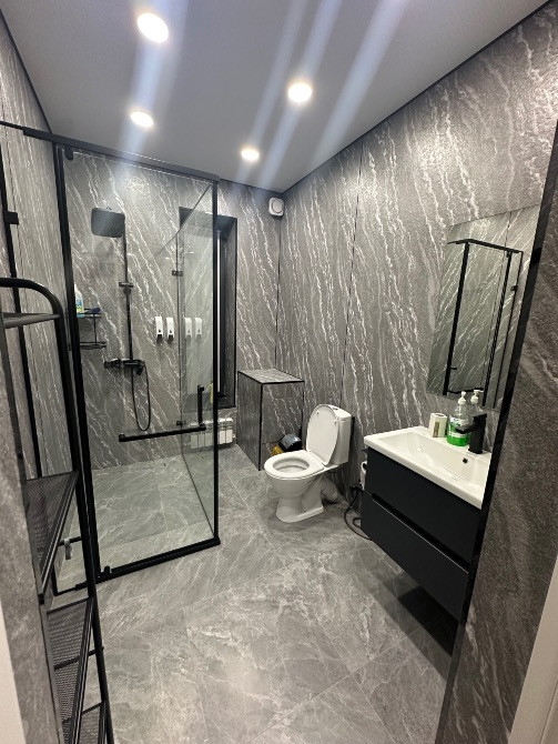 душы бар заманауи жуынатын бөлме