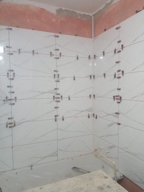 Плиткаларды біркелкі арақашықтықпен төсеудің соңғы кезеңі