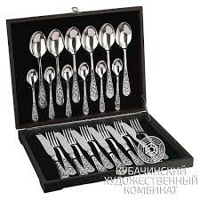 набор столовых приборов в черном футляре
