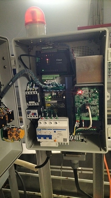 Электроустановкалардың ішкі мазмұны контроллерлер мен схемалармен