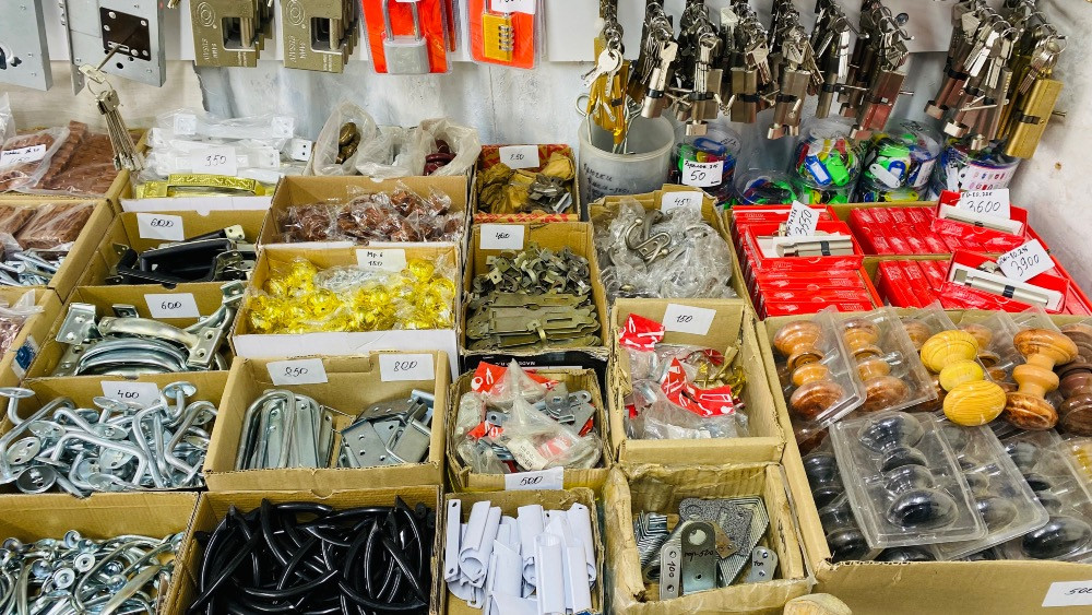 Разнообразные хозяйственные товары и аксессуары