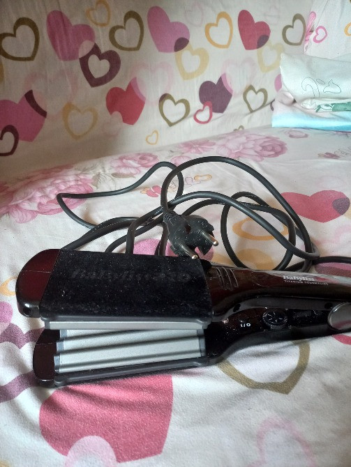 Утюжок для волос с длинным шнуром и насадкой для волн
