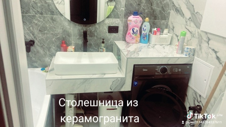 Столешница из керамогранита в ванной комнате с стиральной машиной