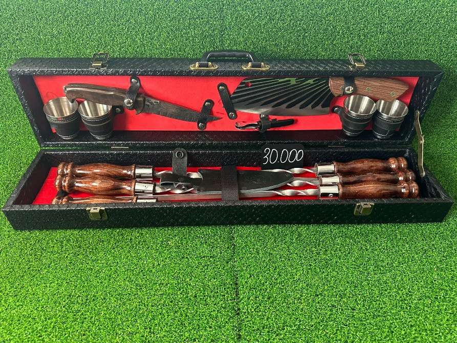 Аксессуарлармен пышақтар жинағы және 30000 бағасымен