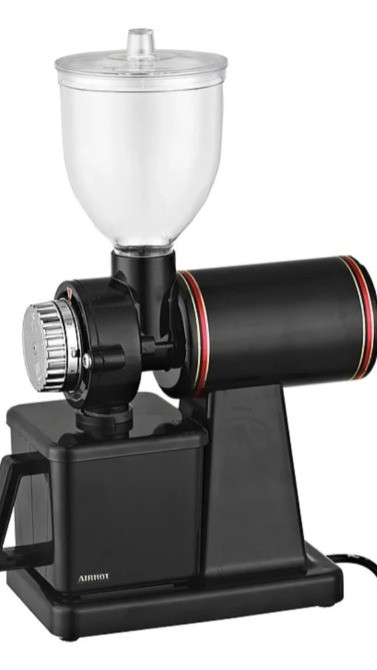 Электрическая кофемолка с пластиковым резервуаром для зерен и черным корпусом