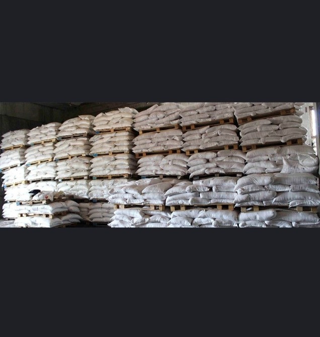 Склады с мешками удобрений, организованная система хранения на поддонах