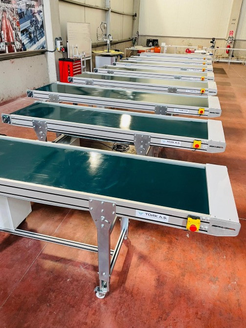 Ряды конвейерных лент в промышленных условиях