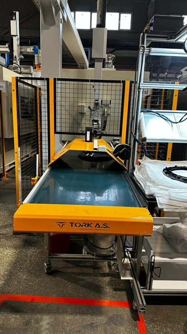 Конвейерная лента на линии производства