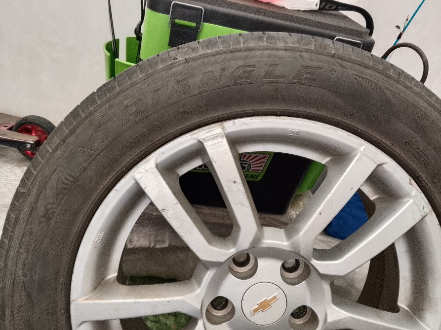 Шиномонтаж және автотұрақ бөлшектері