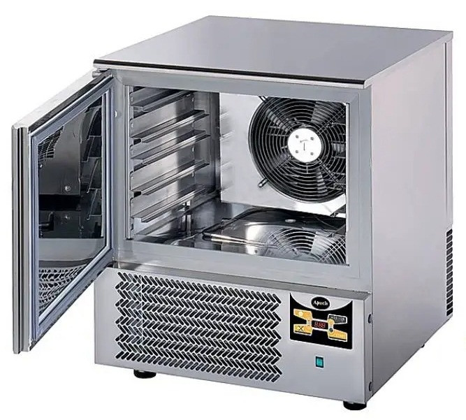 Холодильное оборудование для ресторанов и кафе с открытой дверцей