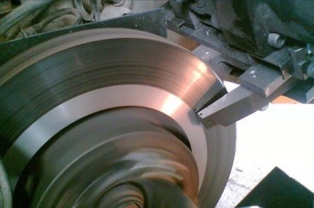 Автомобильдің айналмалы тежегіш дискісі