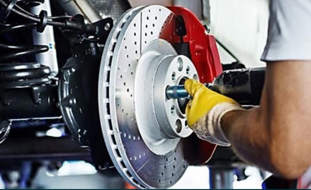 Механик перфорирленген тежегіш дискіні орнатуда