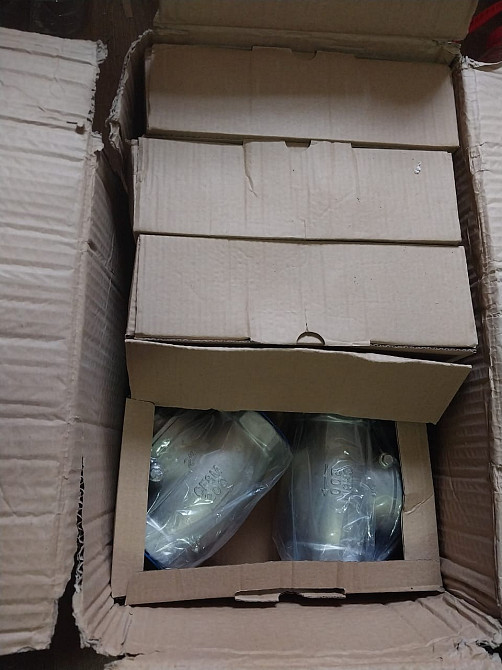 Упаковка с запорными клапанами