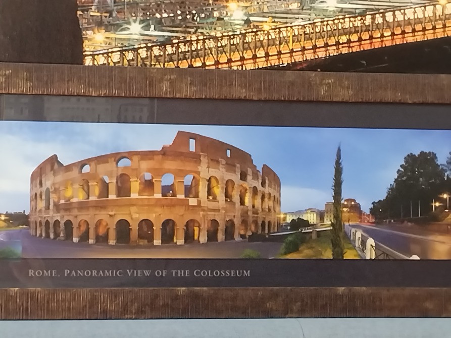 Панорамный вид Колизея в Риме, архитектурное изображение