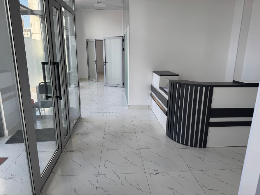 Клиника ішіндегі күту аймағы