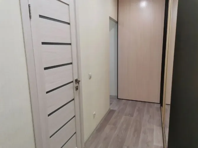 Коридор: есік және сақтау орны