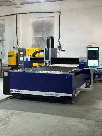 Станок WOODMAN Fiber Tech 3015HT в производственном помещении