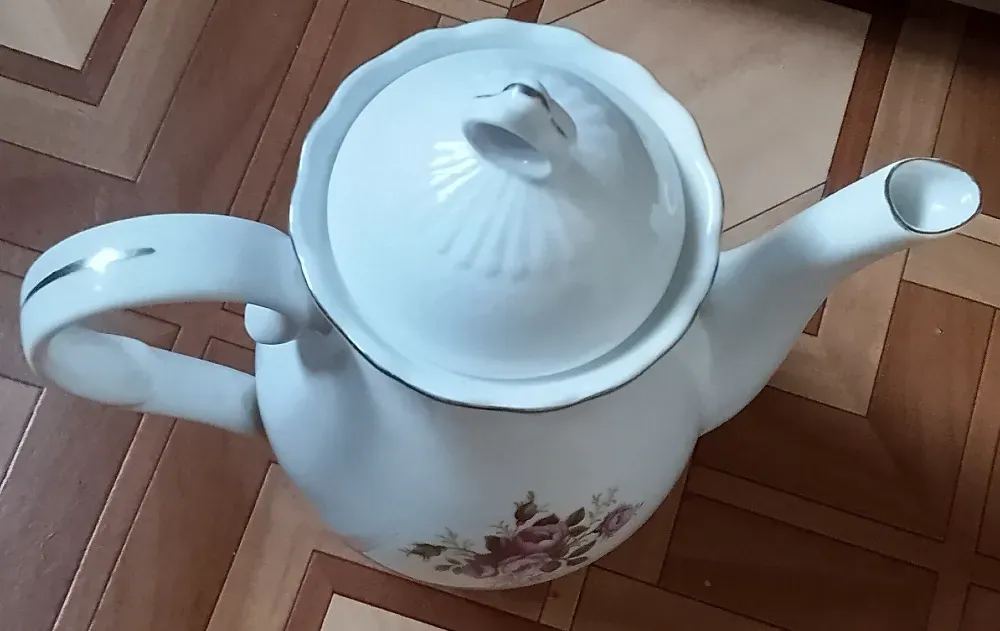 Чайник с крышкой, вид сверху