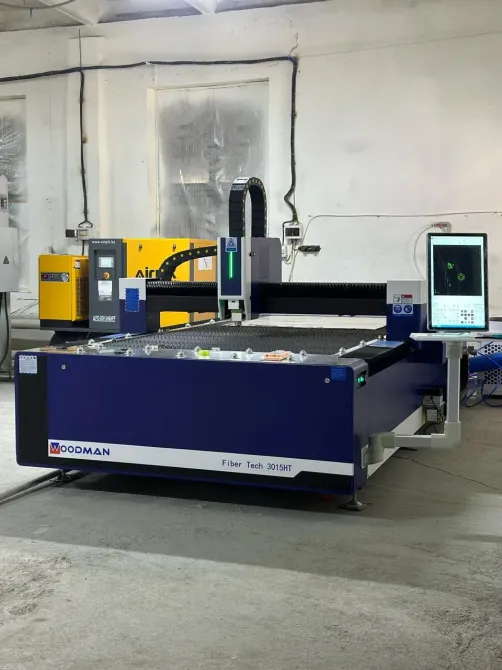 Өндірістік ғимараттағы Woodman лазерлік жабдықтары