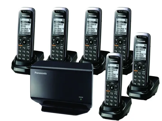 Многоканальный проводной телефон Panasonic с шестью трубками и базой для подключения
