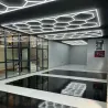 Заманауи интерьер алтыбұрышты шамдармен