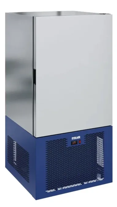 Холодильная камера с металлической дверцей и синей основой, оснащенная дисплеем для контроля температуры