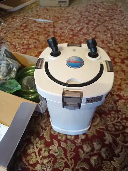 Фильтр для аквариума с маркировкой и двумя выходами