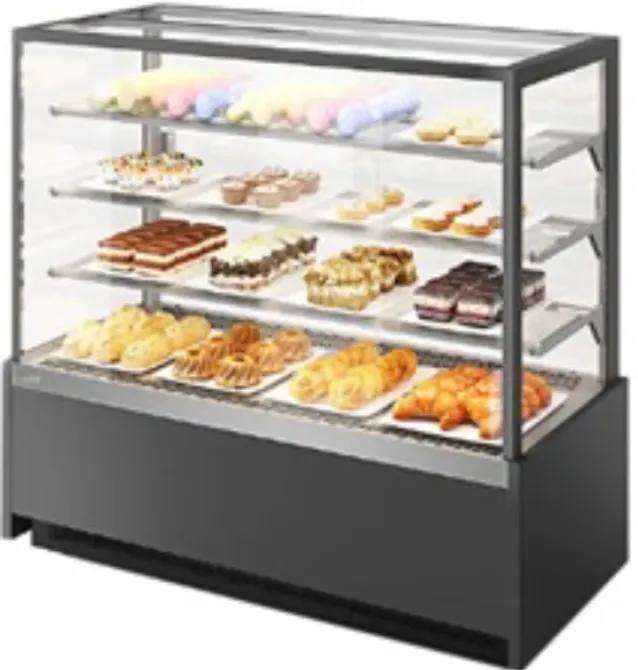 Витрина с выпечкой и десертами, где представлены различные сладости, включая пирожные, печенье и кексы