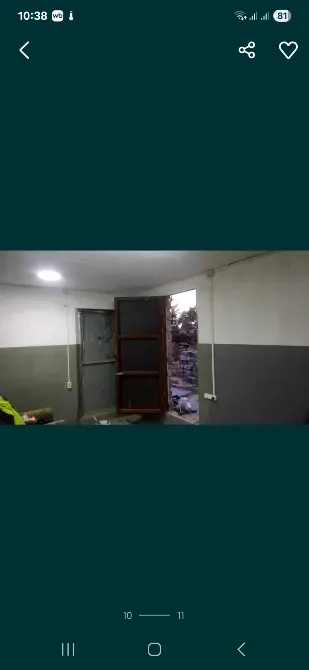 Ашық есігімен бөлмедегі өткел