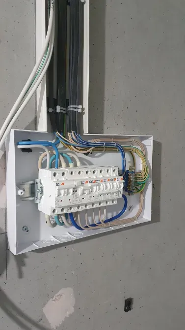 Тарату щитымен ағаш үйдегі проводка