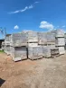 Ашық ауада сақтау қоймасында құрылыс блоктары