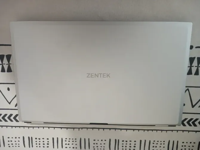 ZENTEK брендімен ноутбуктың артқы қақпағы
