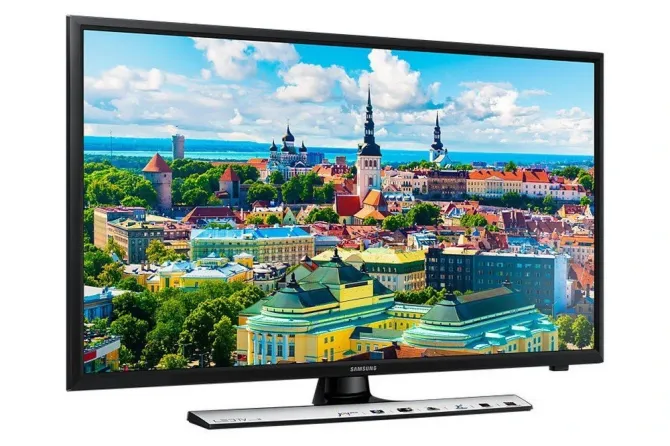 Телевизор Samsung с изображением красивого города