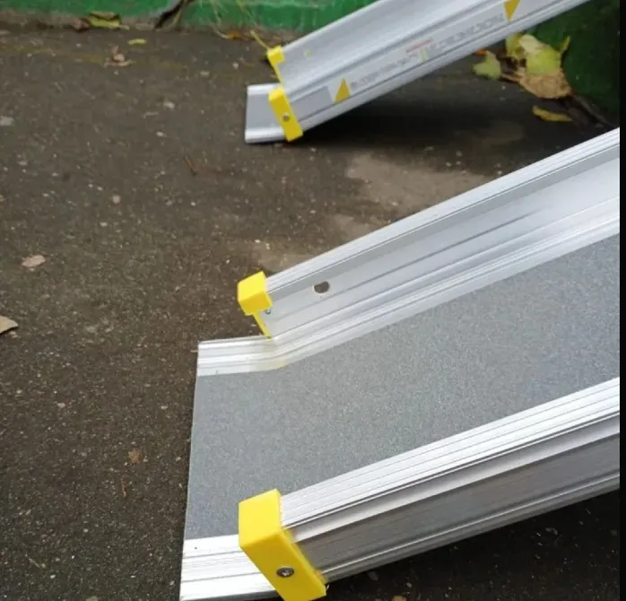 Сары бекіткіш элементтері бар алюминий слайдтарының бөлшектері