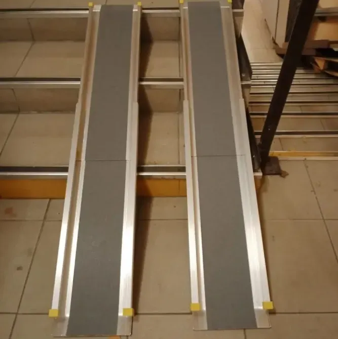 Аллюминийден жасалған слайдтар, тайғанаққа қарсы жабынмен