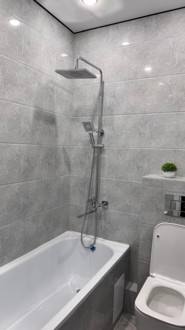 ванная комната с душевой и туалетом