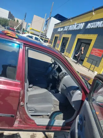 Интерьер автомобиля Hyundai Accent, вид на задние сиденья